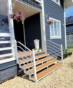 Крыльцо с отделкой ДПК / Лиственница